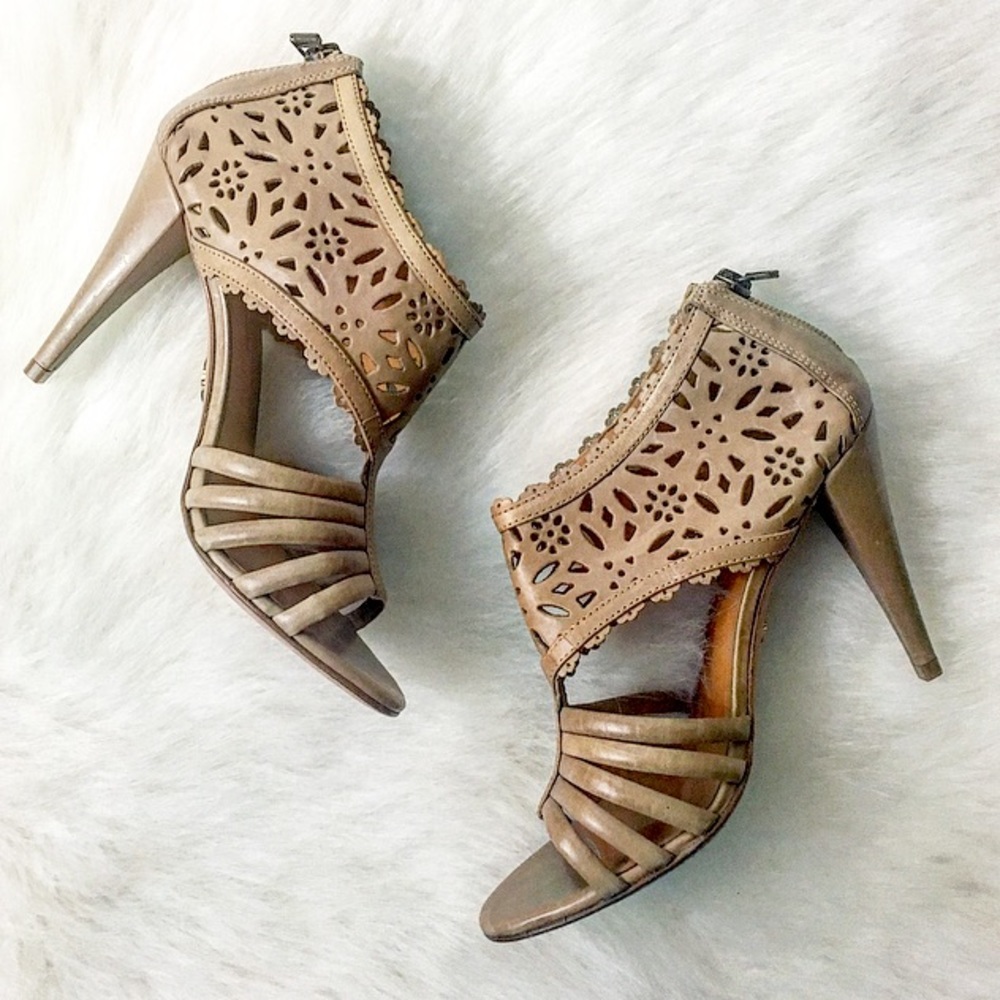 Pour la Victorie Leather Heels, Size 6.5