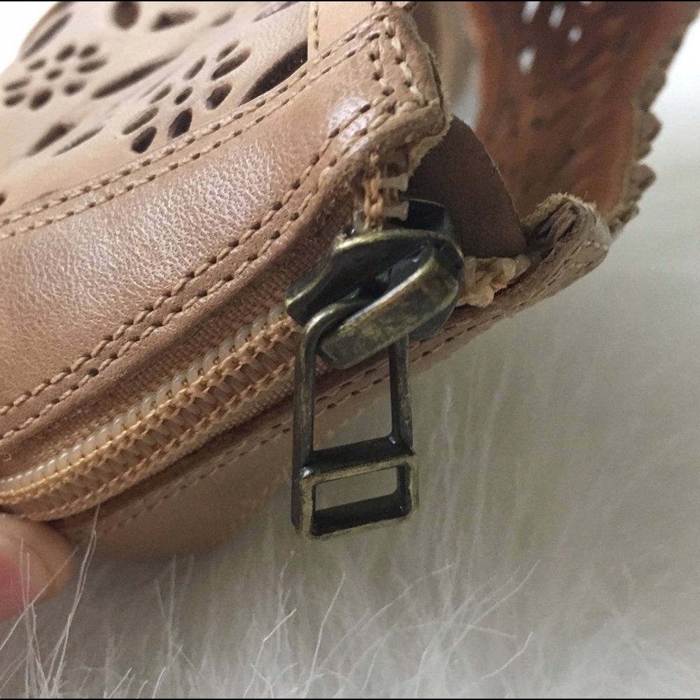 Pour la Victorie Leather Heels, Size 6.5 - Picture 7 of 8