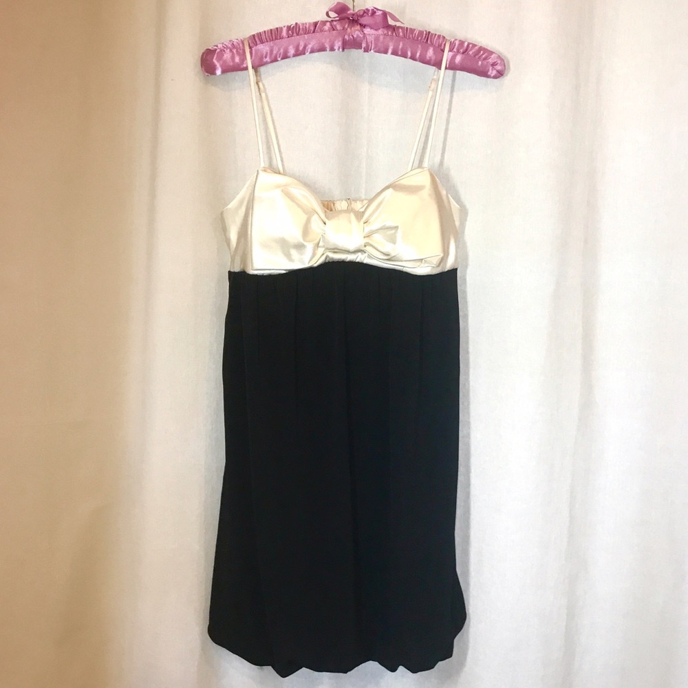 🌸Very Cute Mini Dress in Ivory&Black Color👗