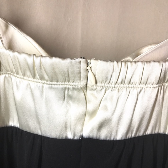 🌸Very Cute Mini Dress in Ivory&Black Color👗 - Picture 6 of 7