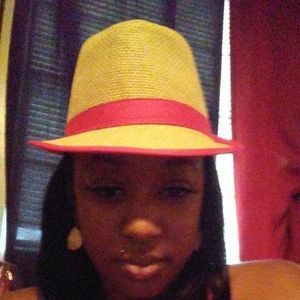 Meet your Posher, Lakesa