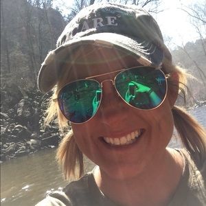 Meet your Posher, Crystal