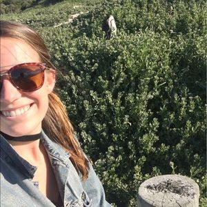 Meet your Posher, Monica