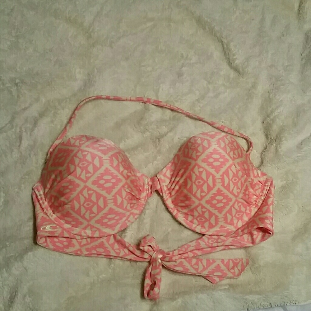 O'Neill swim top! Size L from zumiez
