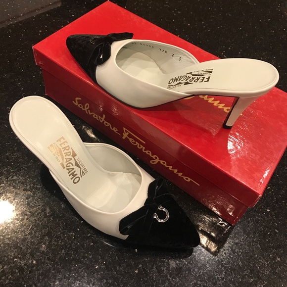 Brand new Salvatore Ferragamo, size 7 D - Picture 2 of 5