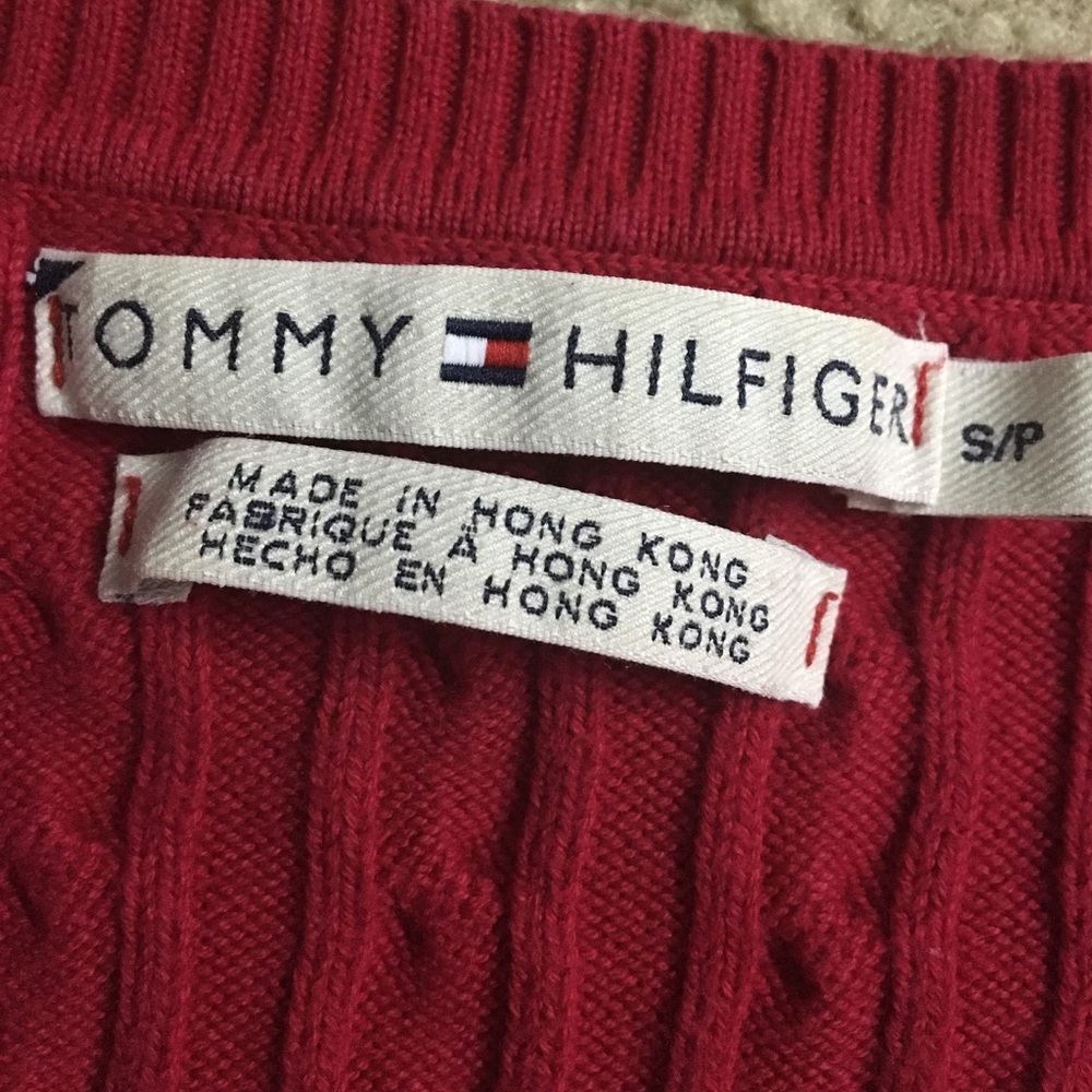 Red sweater! - Picture 2 of 3