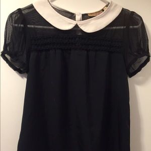 Black Peter Pan collar top!