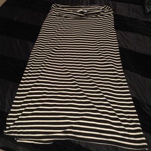 Old navy maternity maxi skirt!!
