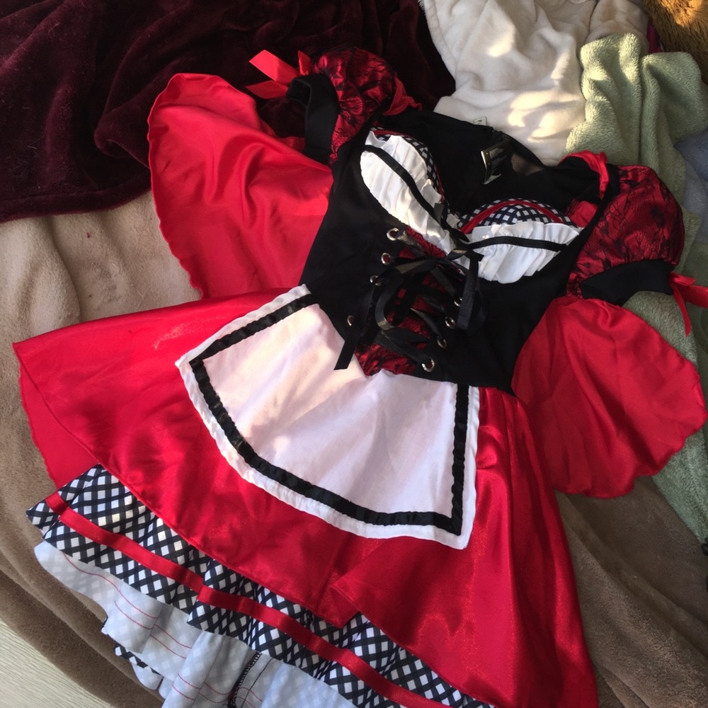 Sexy little red riding hood Halloween costume