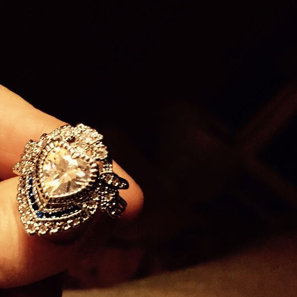 Such a lovely ring❣️ - Picture 2 of 2