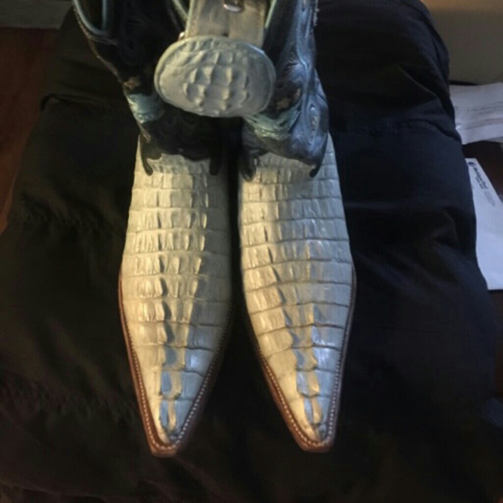 Boots - Picture 4 of 4