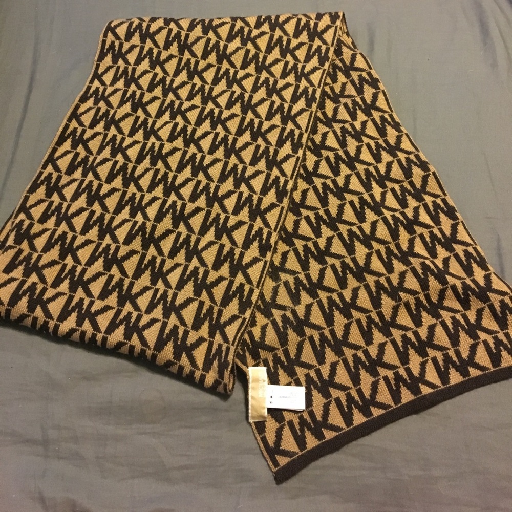 Michael Kors scarf