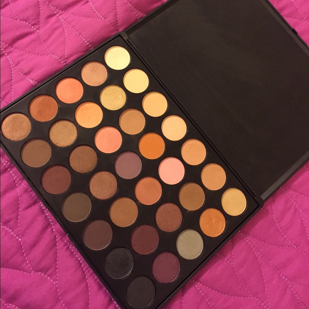 Morphe Brushes eyeshadow pallet 35W