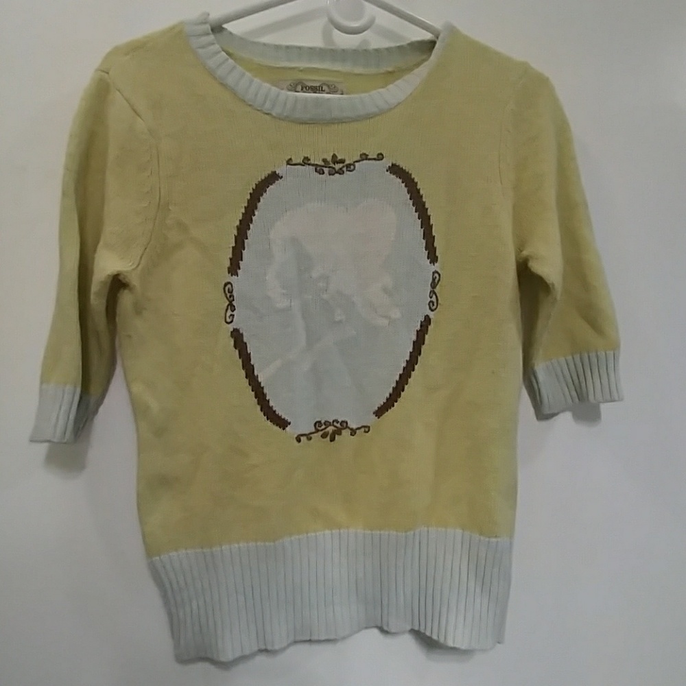 Fossil cameo sweater top