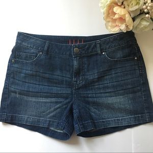 Elle Dark Denim Shorts Size 10