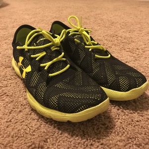 Under Armour SpeedForm Apollo Shoes - Size 11.5