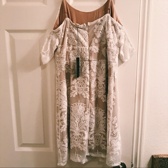 White lace dress sz Med NWT!! - Picture 7 of 8