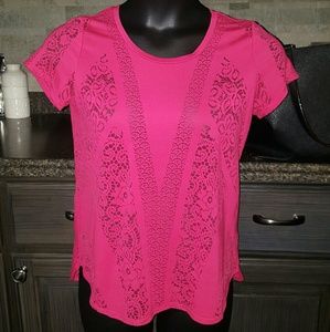 Apt 9 women's deep pink tee shirt.