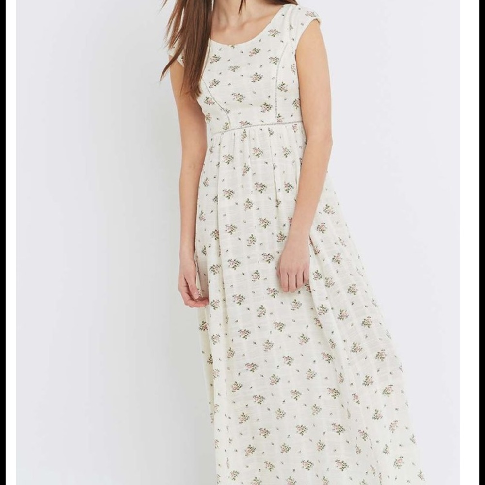 Kimchi Blue Ivory Rose Maxi Dress Urban Outfitters