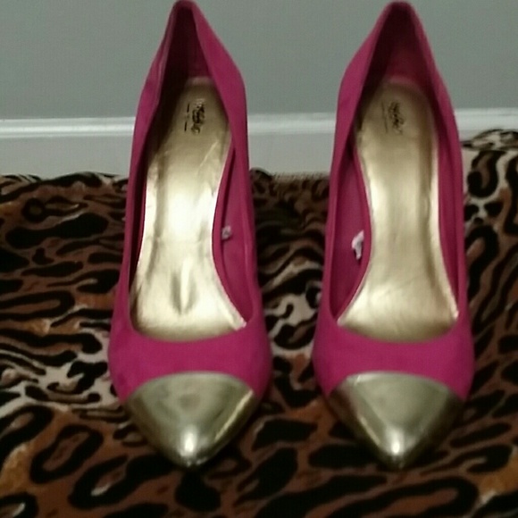 🐝Mossimo Deep Hot Pink & Gold Heels Size 10🐝 - Picture 3 of 6
