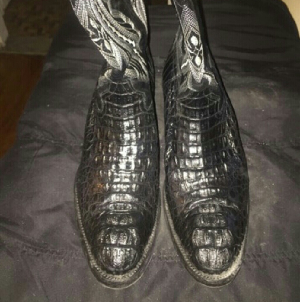 Boots - Picture 3 of 3