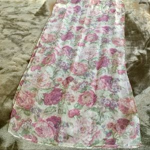 Lovely gray scarf with purple roses