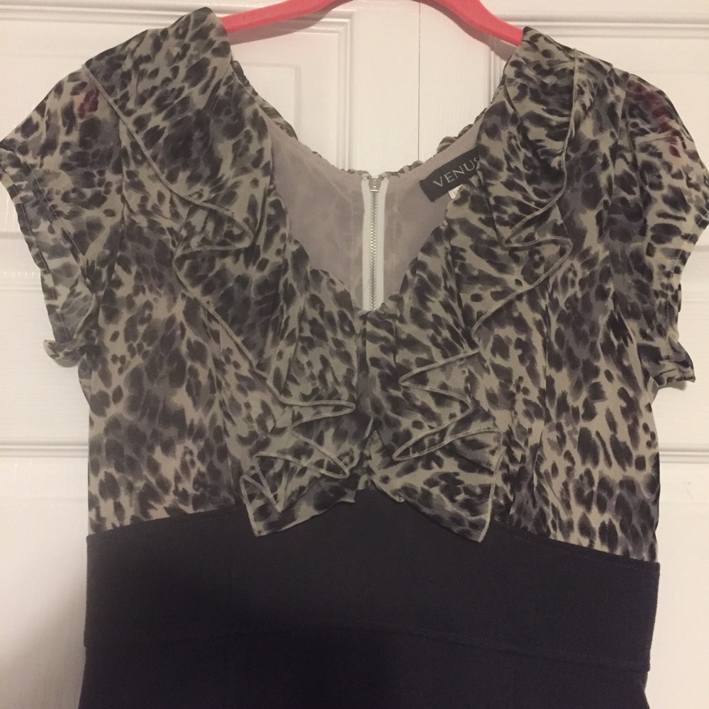 Venus sassy gray dress- like new