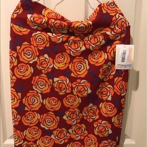 LuLaRoe Burgundy and Orange Roses M Cassie BNWT