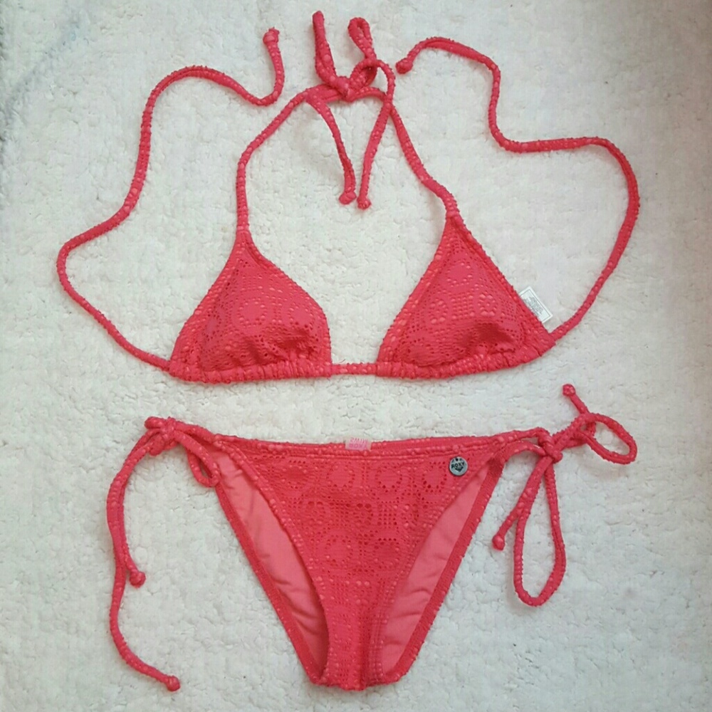 Roxy pink crochet bikini