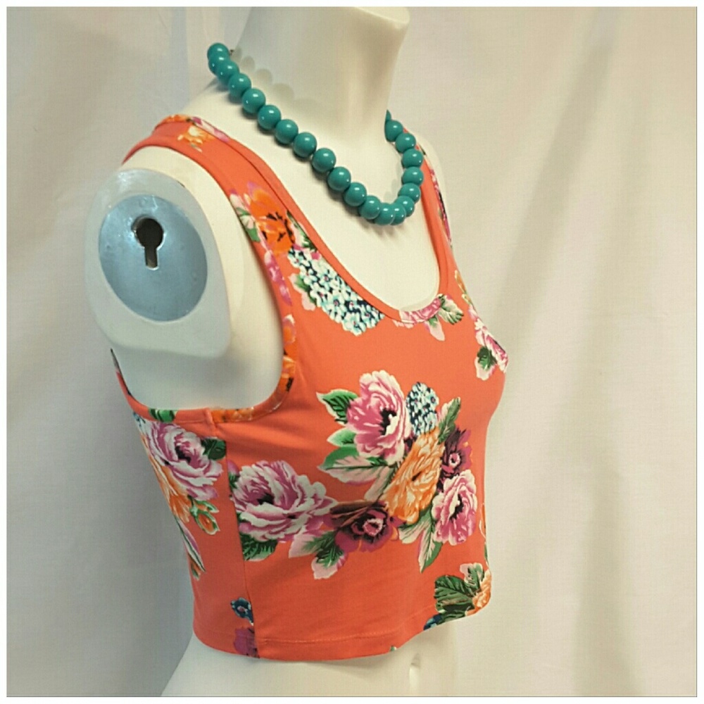 AMBIANCE APPAREL, NEW Crop Top, size Medium - Picture 2 of 8