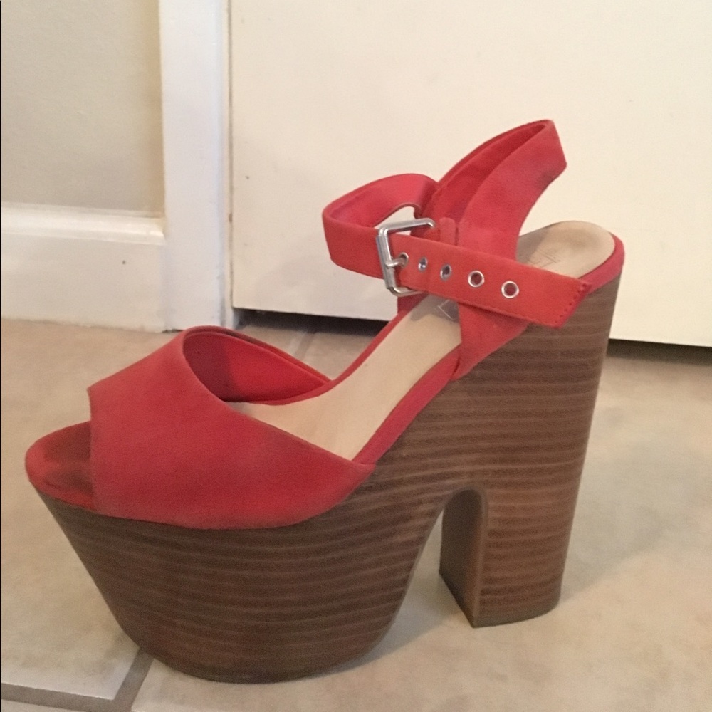 Platform heels - Picture 2 of 5