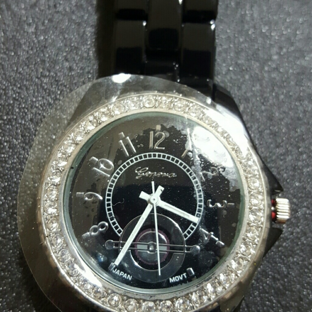 Stainless steel Black Watch. - Picture 1 of 7