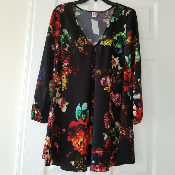 Amanda Uprichard Dresses & Skirts - Floral long sleeve dress