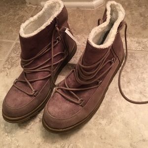 Short Brown Winter Boot