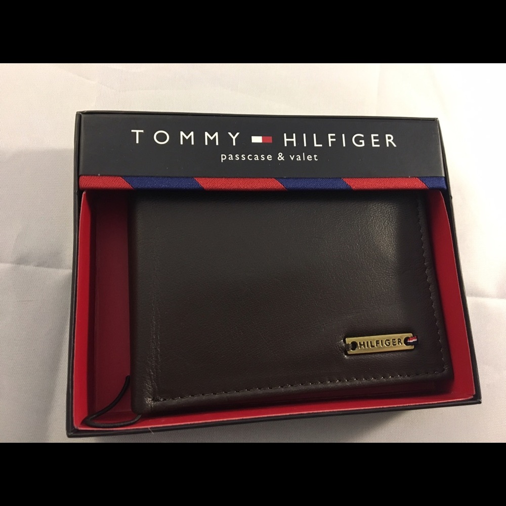 Tommy Hilfiger brown men's wallet