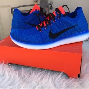 NIKE AUTHENTIC MENS flyknits sz 11 new NIKE AUTHENTIC MENS flyknits sz 11 new