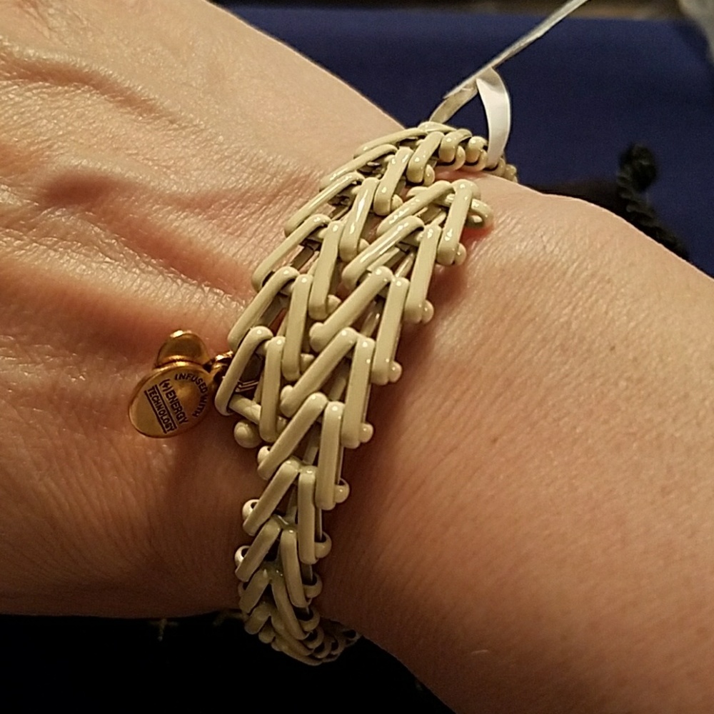 NEW Alex & Ani Gypsy 66 Wrap Bracelet  Off White - Picture 3 of 5