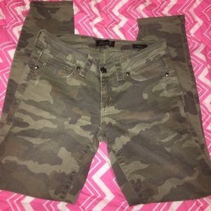 Camouflage jeans