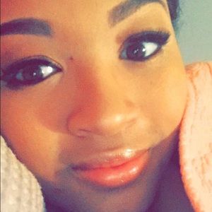 Meet your Posher, Nishae