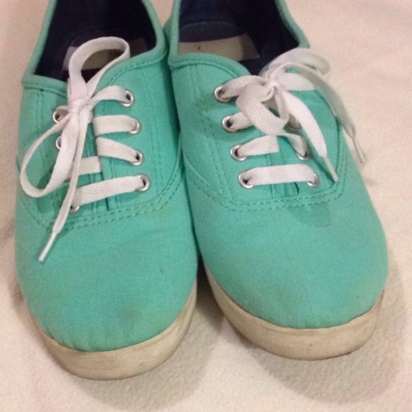 Shoes - Picture 3 of 4