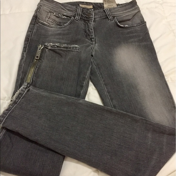 ❌SOLD❌Burberry Skinny Zippers Ankles Jeans - Picture 5 of 5