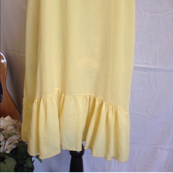 ⭐️SOLD⭐️Canary Fit & Flare Summer Dress - Picture 2 of 4