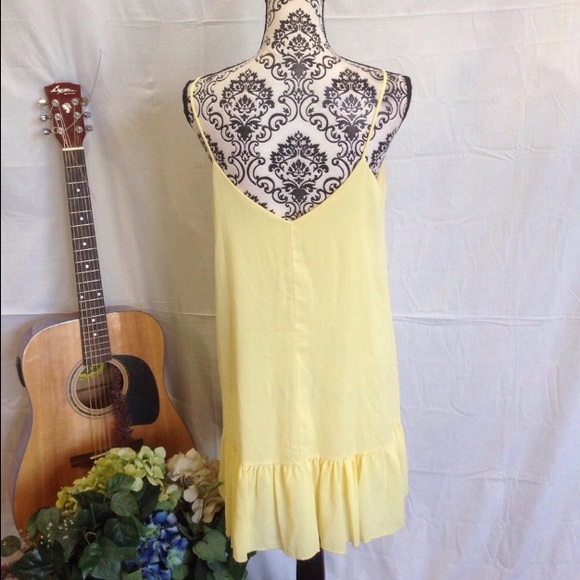 ⭐️SOLD⭐️Canary Fit & Flare Summer Dress - Picture 4 of 4