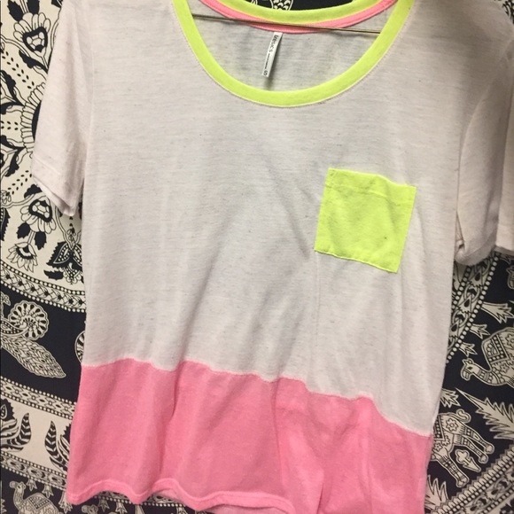 Spring Pocket Top - Picture 3 of 4