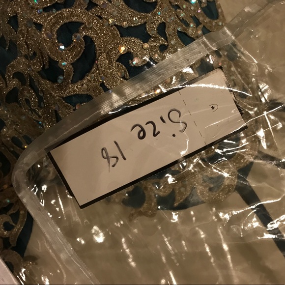 Prom dress!! 👗 - Picture 2 of 8