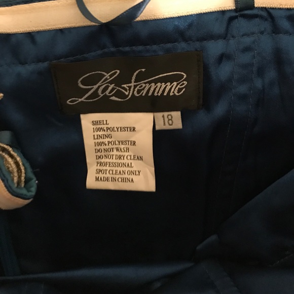 Prom dress!! 👗 - Picture 6 of 8