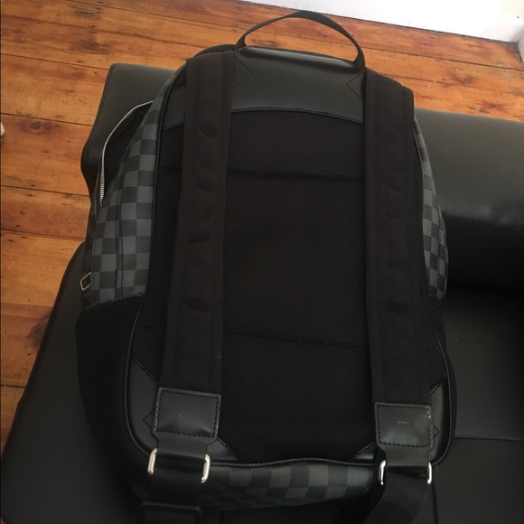 Damier Graphite Louis Vuitton backpack - Picture 3 of 3