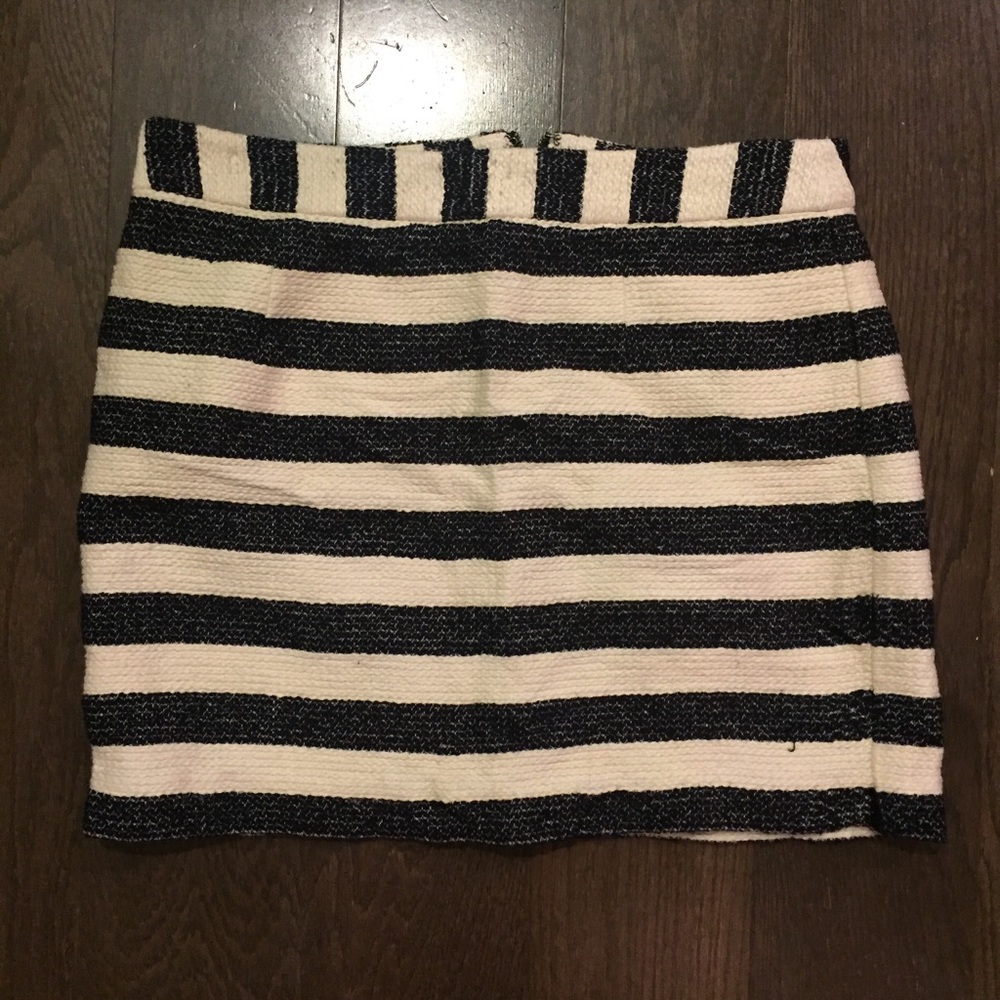 ❌SOLD❌Forever 21 Striped Navy and Cream Mini Skirt - Picture 3 of 5