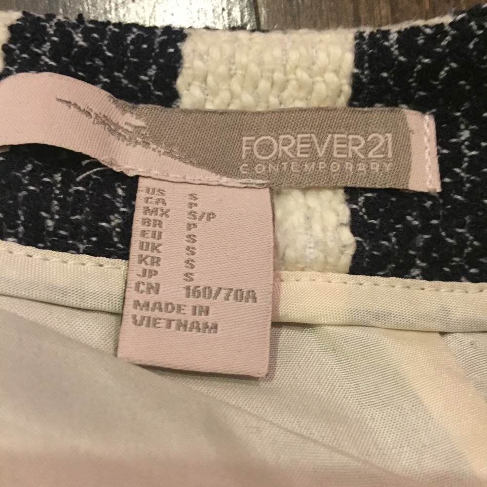 ❌SOLD❌Forever 21 Striped Navy and Cream Mini Skirt - Picture 5 of 5