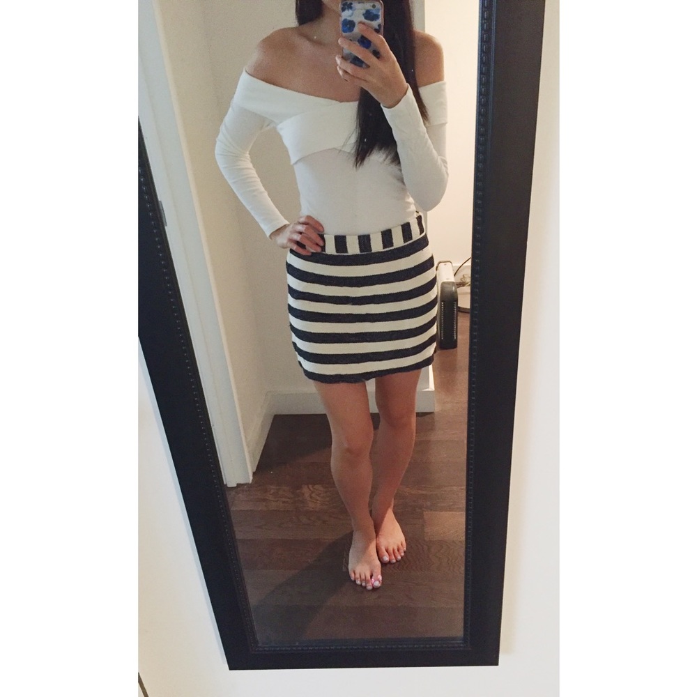 ❌SOLD❌Forever 21 Striped Navy and Cream Mini Skirt - Picture 1 of 5